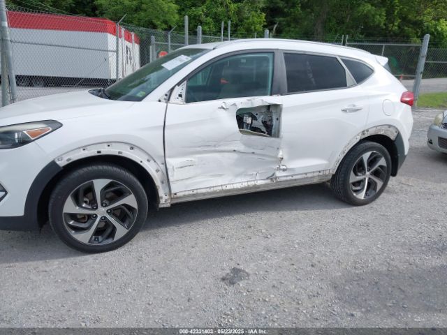 KM8J3CA25HU305751 Hyundai Tucson Sport
