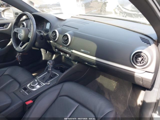 WAUAUGFF2K1011170 Audi A3 40 Premium/40 Titanium Premium