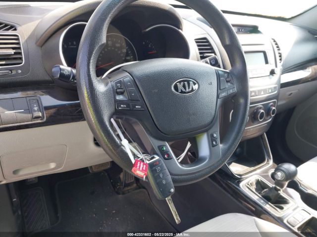 5XYKT3A69EG480299 KIA SORENTO LX
