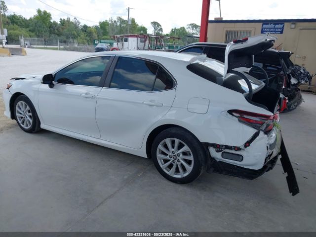 4T1C11AK9MU584845 Toyota CAMRY LE