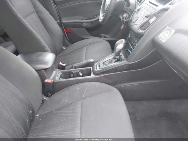 1FADP3K26HL204069 Ford FOCUS SE