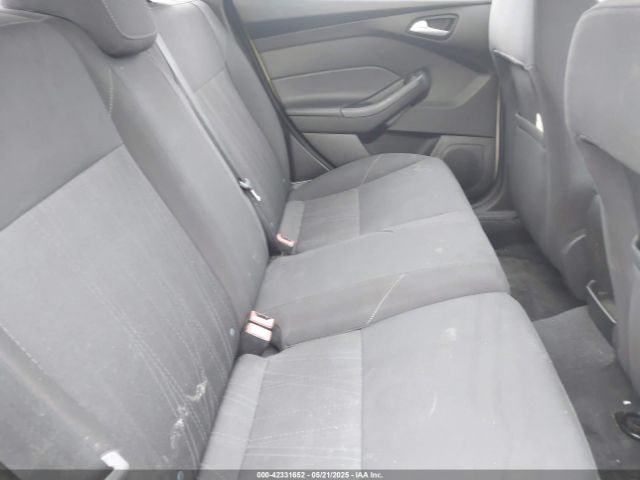 1FADP3K26HL204069 Ford FOCUS SE