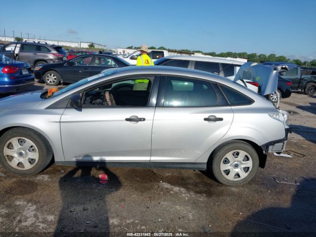 1FADP3E28EL460074 Ford 2014