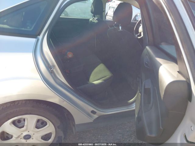 1FADP3E28EL460074 Ford 2014