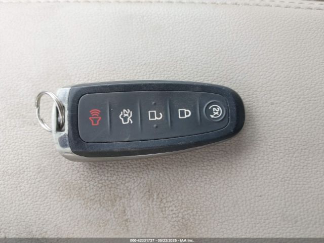 1FMCU9J99JUB50522 Ford Escape Titanium
