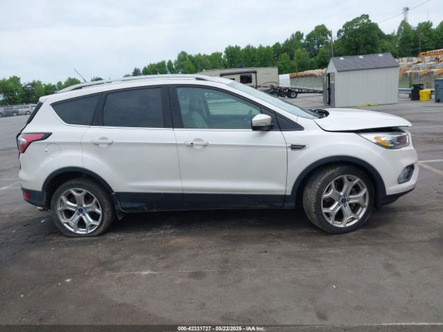 1FMCU9J99JUB50522 Ford Escape Titanium