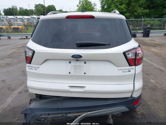 1FMCU9J99JUB50522 Ford Escape Titanium