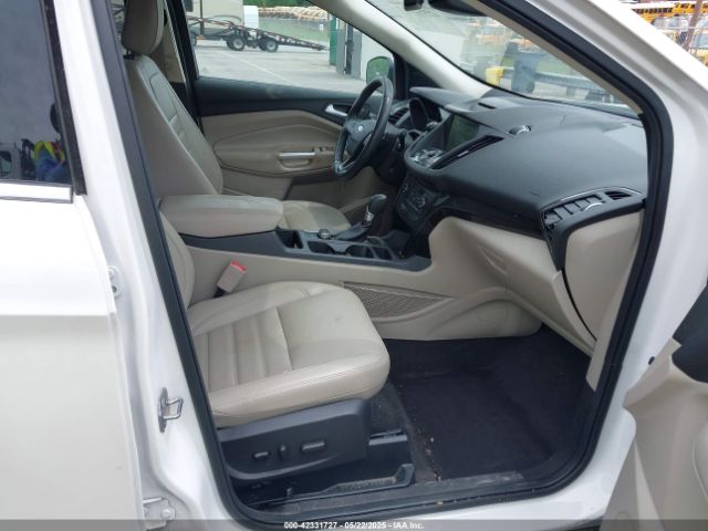 1FMCU9J99JUB50522 Ford Escape Titanium