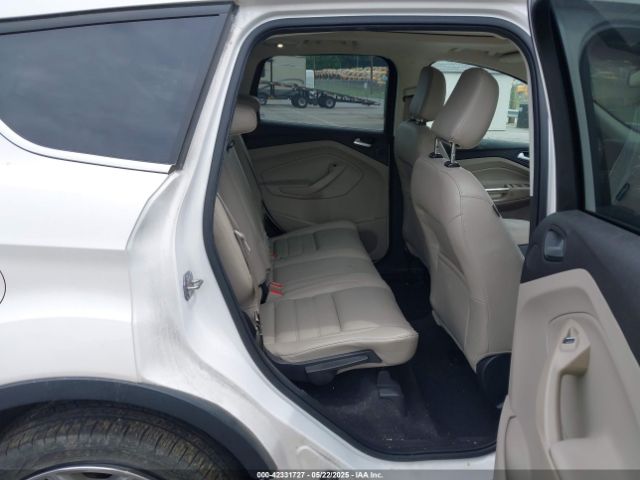 1FMCU9J99JUB50522 Ford Escape Titanium