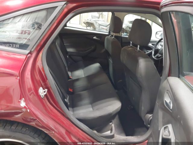1FADP3F21FL306273 Ford FOCUS SE