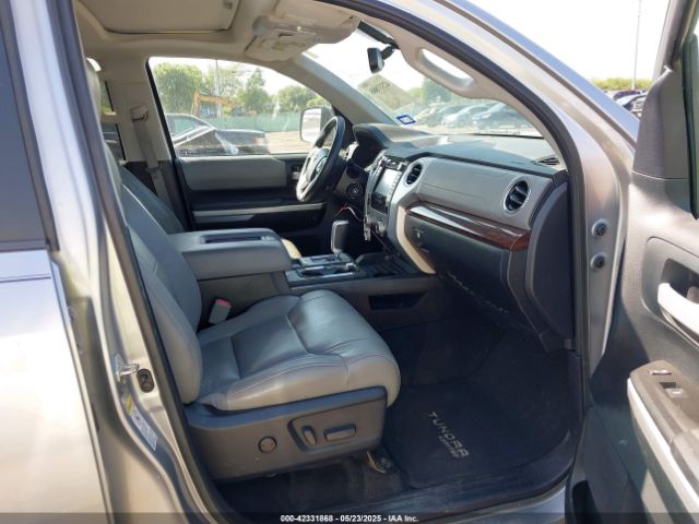 2017 TOYOTA TUNDRA 5TFFW5F19HX218172 Photo 4