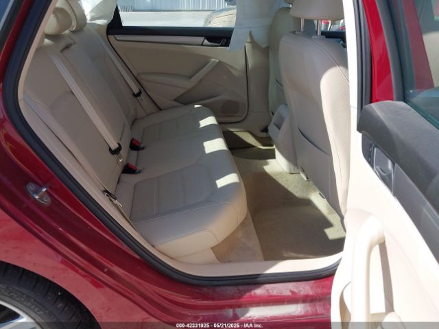 1VWAT7A33FC112843 Volkswagen 2015