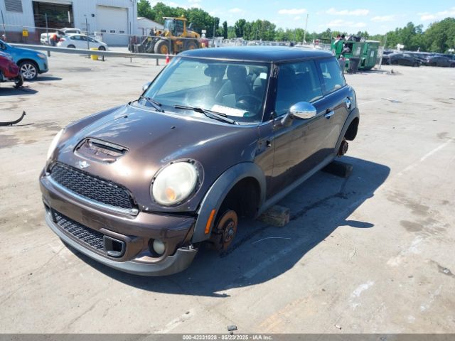 2011 MINI COOPER S WMWSV3C52BTY15379 Photo 1
