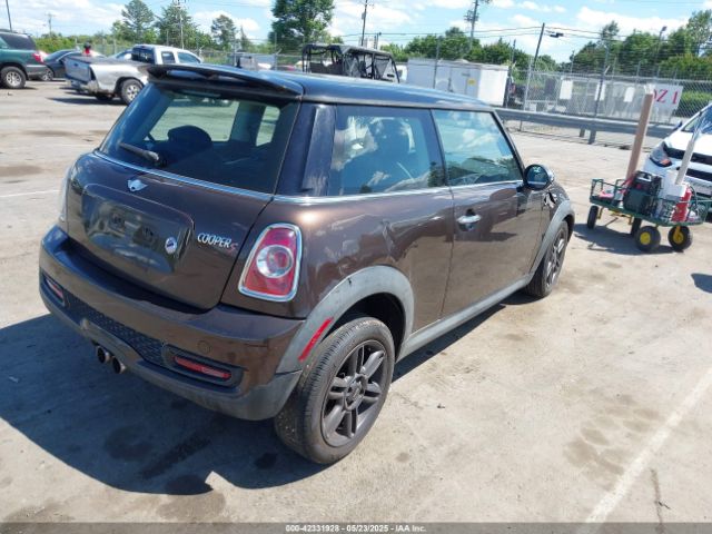 2011 MINI COOPER S WMWSV3C52BTY15379 Photo 3