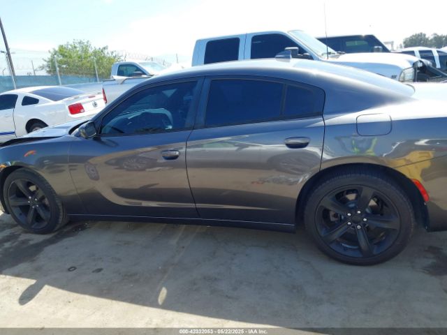 2C3CDXHG5HH575721 Dodge Charger Sxt Rwd