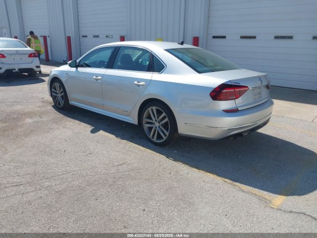 2017 VOLKSWAGEN PASSAT 1VWDT7A38HC082867 Photo 2