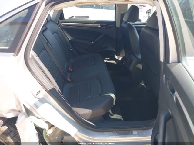 2017 VOLKSWAGEN PASSAT 1VWDT7A38HC082867 Photo 7