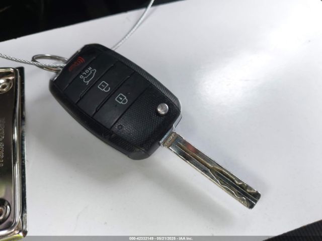 KNDJP3A58E7733682 KIA SOUL +