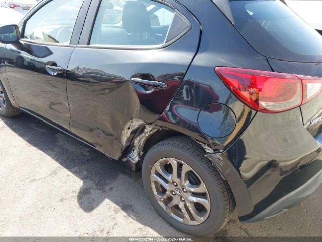 3MYDLBJV0LY706427 Toyota YARIS LE