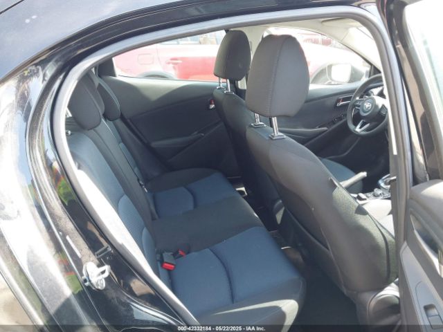 3MYDLBJV0LY706427 Toyota YARIS LE