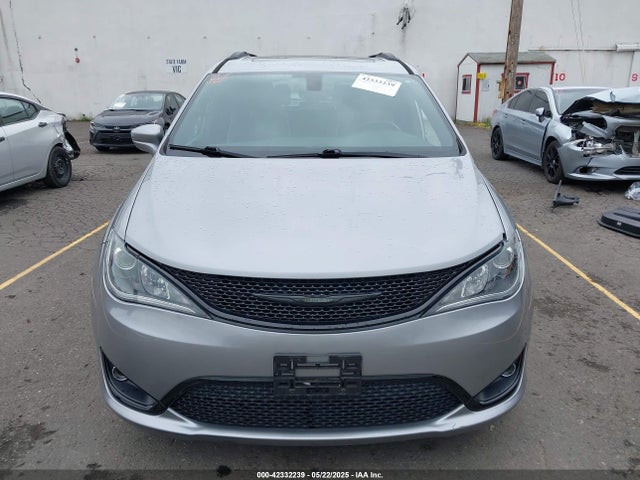 Chrysler 2018 2018 2C4RC1GG4JR293464 Image 13