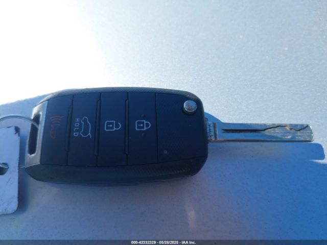 KNDJN2A25H7470108 KIA Soul