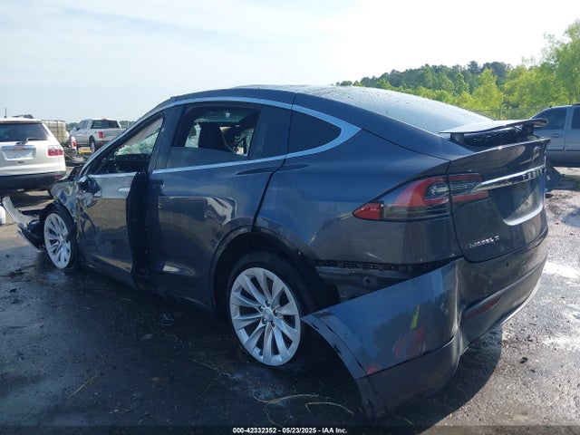 2018 TESLA MODEL X 5YJXCDE25JF102131 Photo 2
