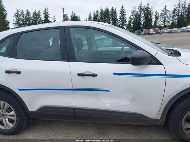 1FMCU9F62NUB00419 Ford ESCAPE S