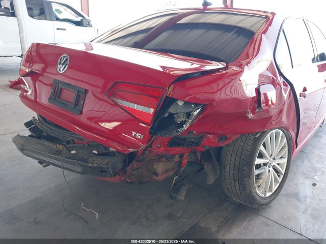 3VWD17AJ3FM287268 Volkswagen 1.8t
