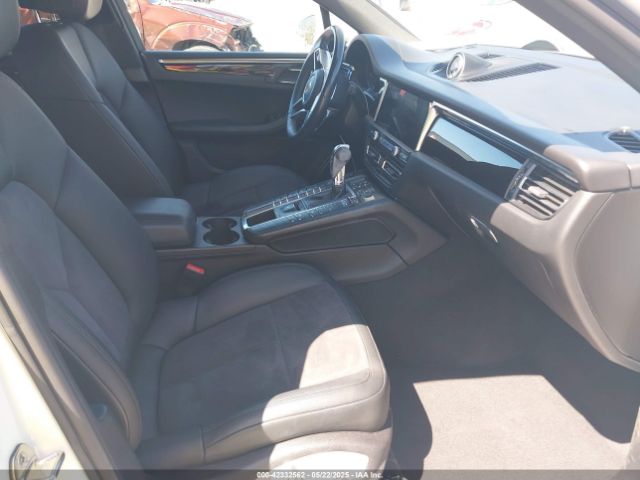 2021 PORSCHE MACAN WP1AA2A51MLB00523 Photo 4
