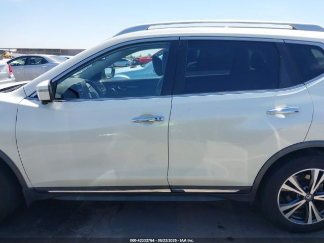 JN8AT2MT5HW404789 Nissan Rogue Sl