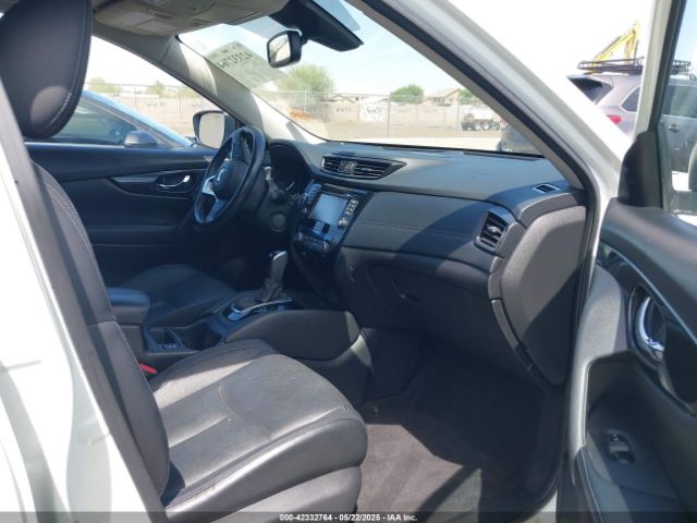 JN8AT2MT5HW404789 Nissan Rogue Sl