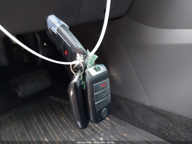 KNDCC3LC8H5039929 KIA NIRO EX