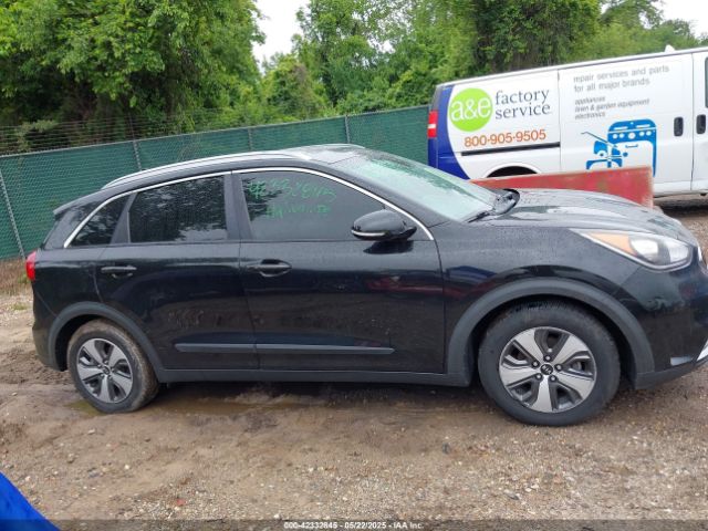 KNDCC3LC8H5039929 KIA NIRO EX
