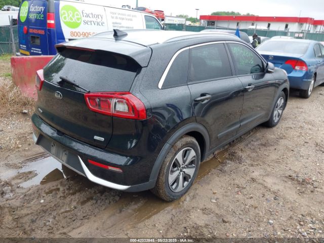 KNDCC3LC8H5039929 KIA NIRO EX