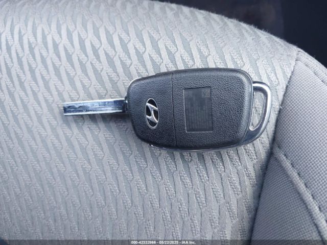 5NMZTDLB1HH044457 Hyundai Santa Fe Sport 2.4l