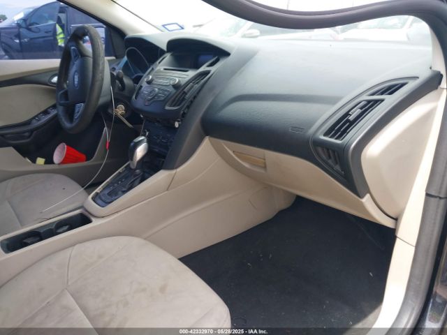 1FADP3F20FL242985 Ford FOCUS SE