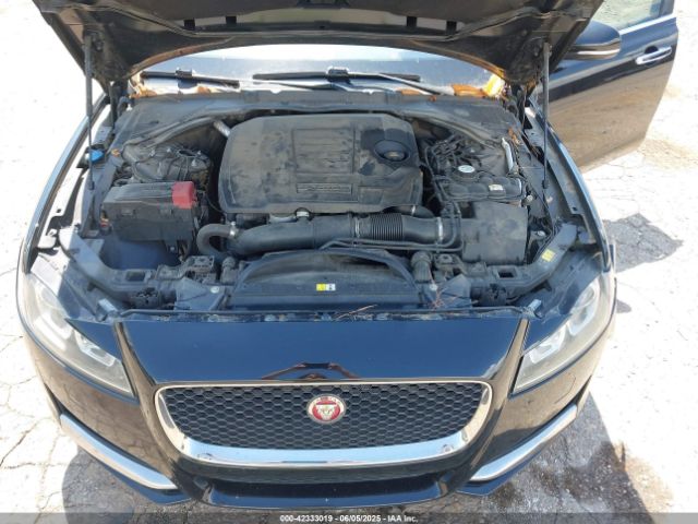 2018 JAGUAR XF SAJBR4FX2JCY69422 Photo 9