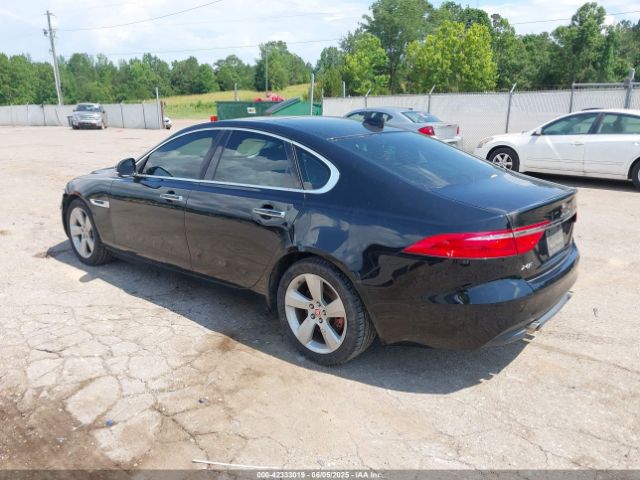 2018 JAGUAR XF SAJBR4FX2JCY69422 Photo 2