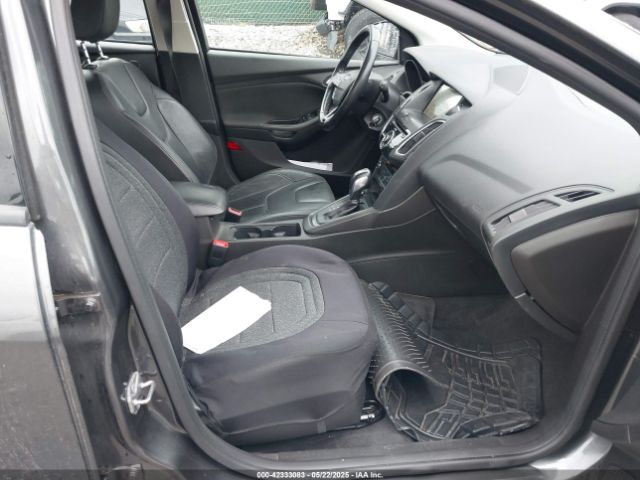 1FADP3K29GL370942 Ford FOCUS SE