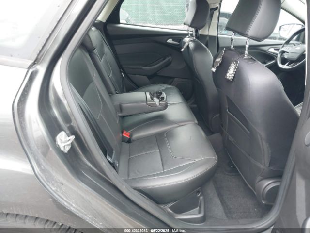 1FADP3K29GL370942 Ford FOCUS SE