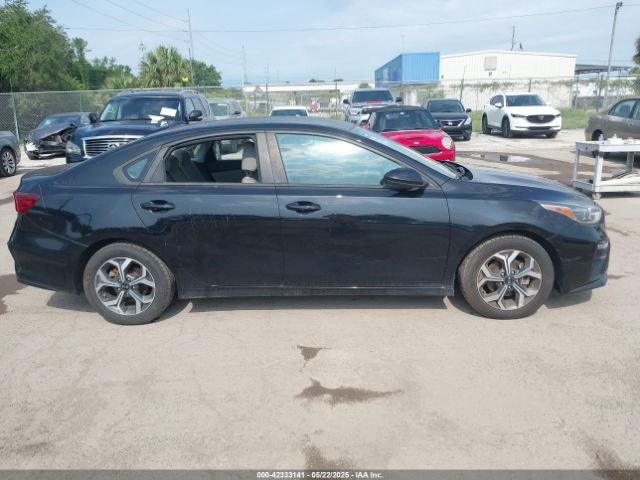 3KPF24AD3KE044372 KIA Forte Lxs