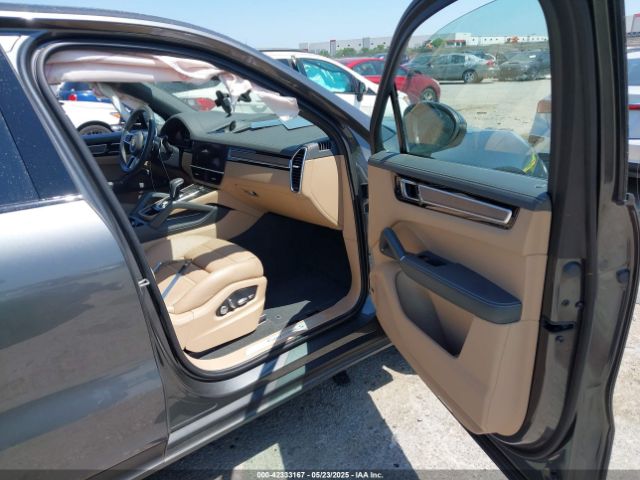 2021 PORSCHE CAYENNE WP1AB2AY8MDA28690 Photo 4