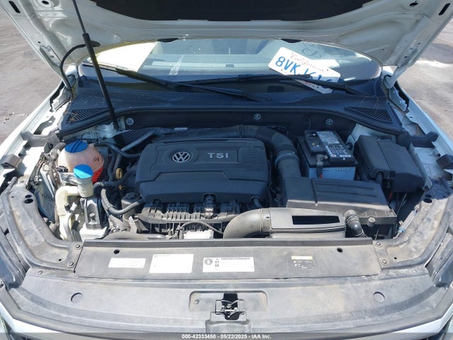 1VWGT7A38HC048733 Volkswagen tsi