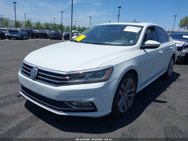 1VWGT7A38HC048733 Volkswagen tsi