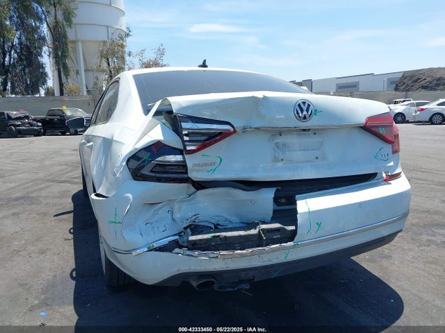 1VWGT7A38HC048733 Volkswagen tsi