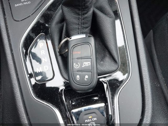 1C4PJMDN1KD180335 Jeep Cherokee Limited 4x4