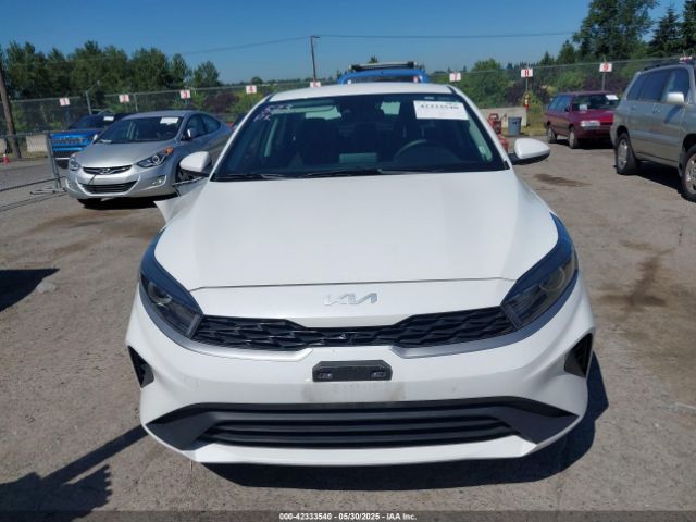 3KPF24AD3PE525875 KIA Forte Lxs