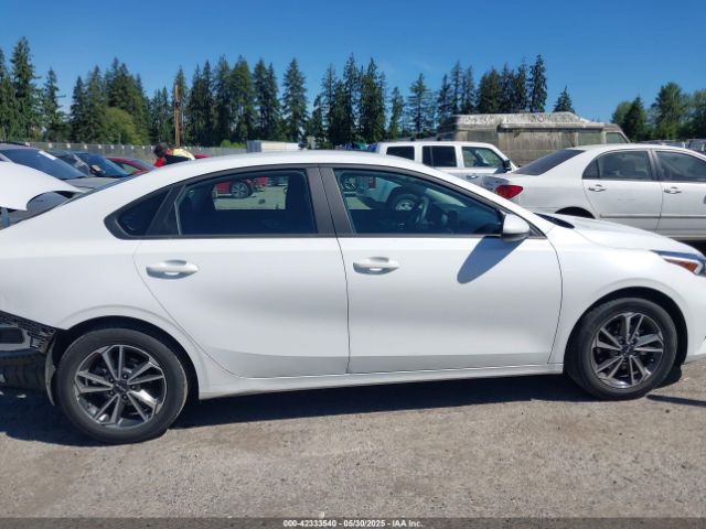 3KPF24AD3PE525875 KIA Forte Lxs