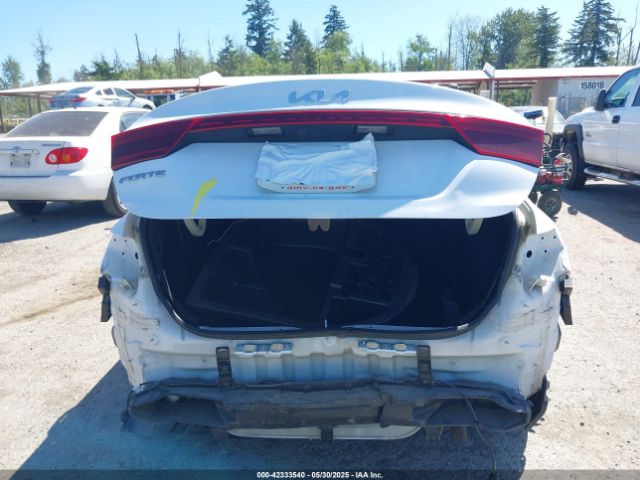 3KPF24AD3PE525875 KIA Forte Lxs
